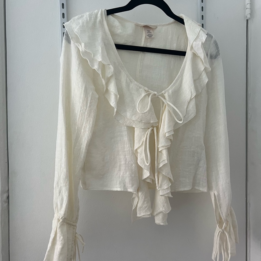H&M ruffle top - Picture 2 of 5